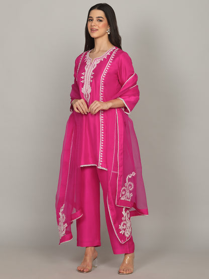 FUSCHIA NOOR