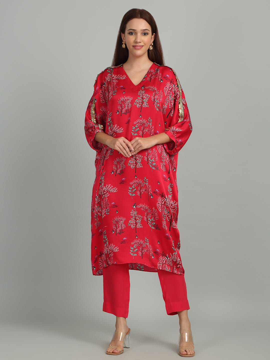 BREACH CANDY - Kaftan with embroidered lace on shoulder