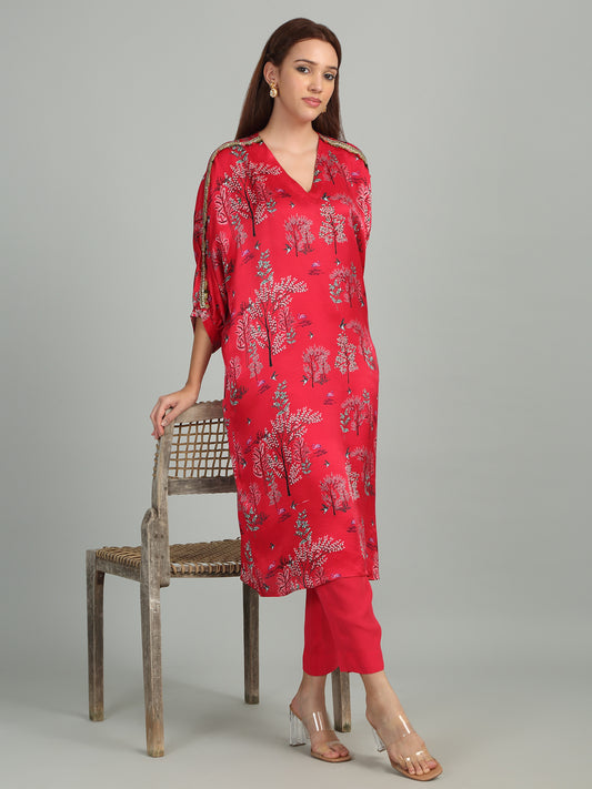 BREACH CANDY - Kaftan with embroidered lace on shoulder