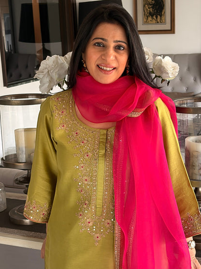 Zaitoon olive embroidered kurta set with pants and contrast pink dupatta